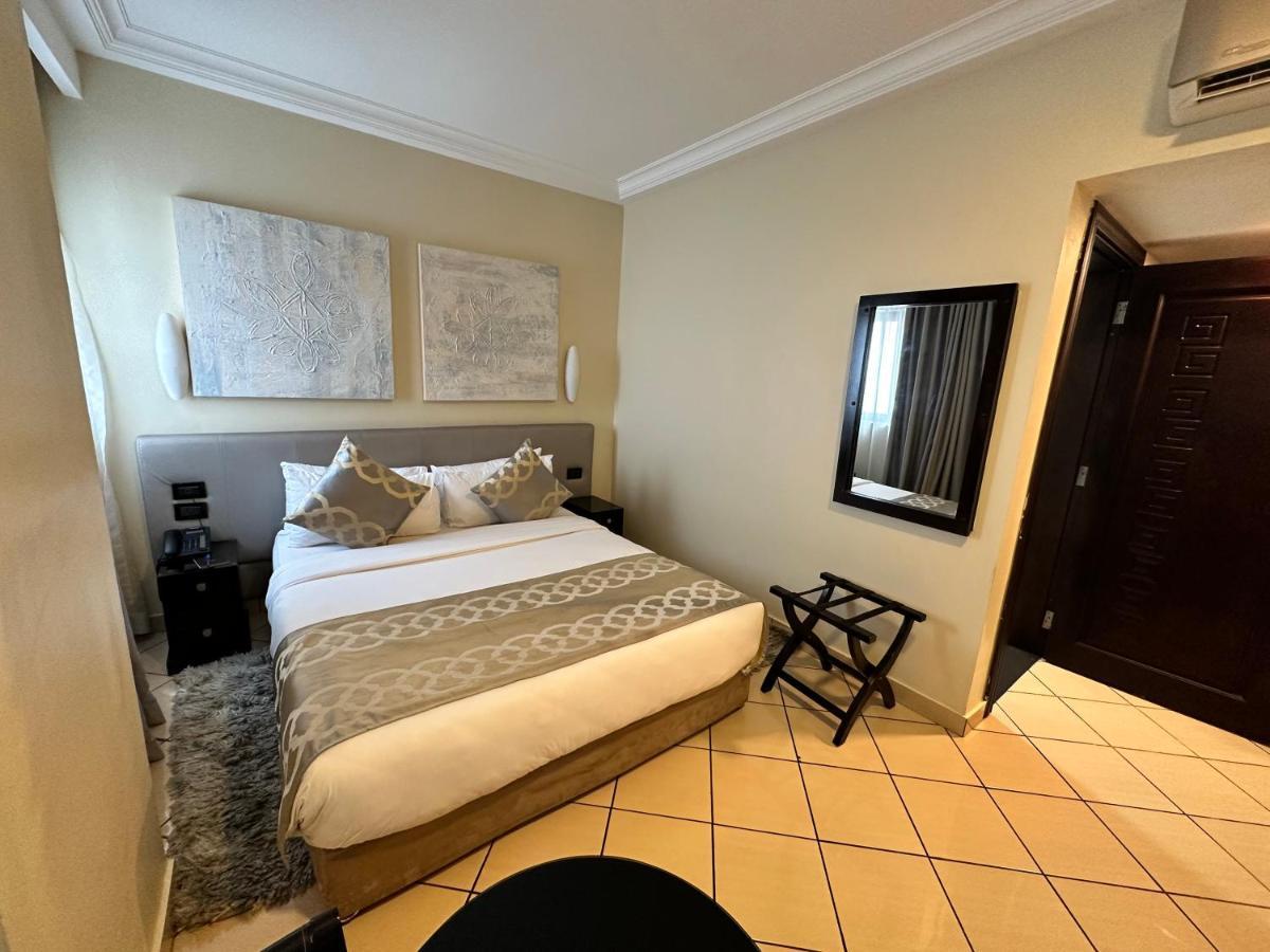 Oak Plaza Hotels East Airport Akkra Exterior foto