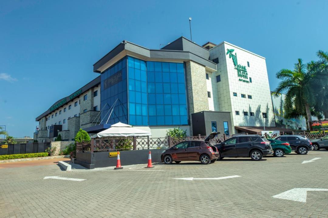 Oak Plaza Hotels East Airport Akkra Exterior foto
