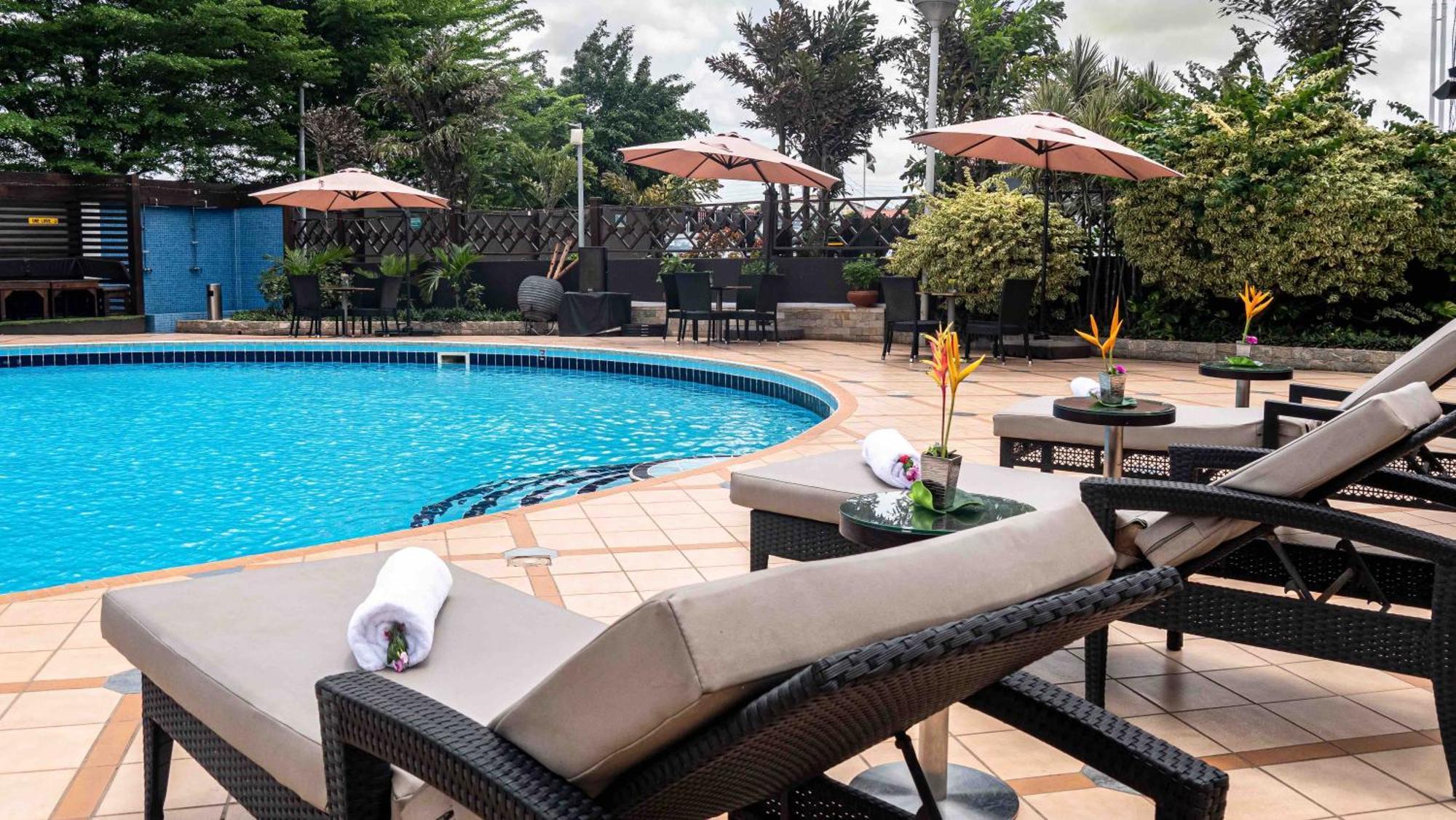 Oak Plaza Hotels East Airport Akkra Exterior foto