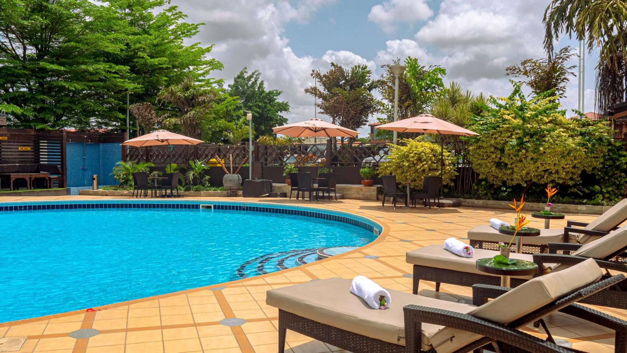 Oak Plaza Hotels East Airport Akkra Exterior foto