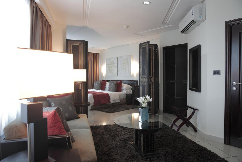 Oak Plaza Hotels East Airport Akkra Exterior foto